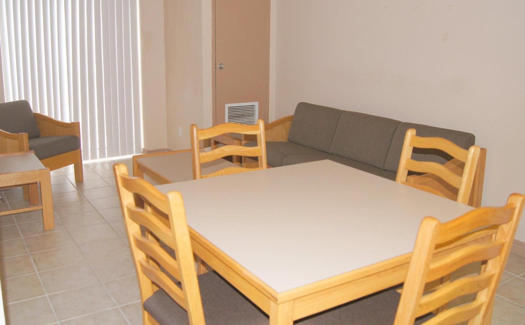 Hotel Laurier - Apartment Style Residence Ватерлоо Экстерьер фото